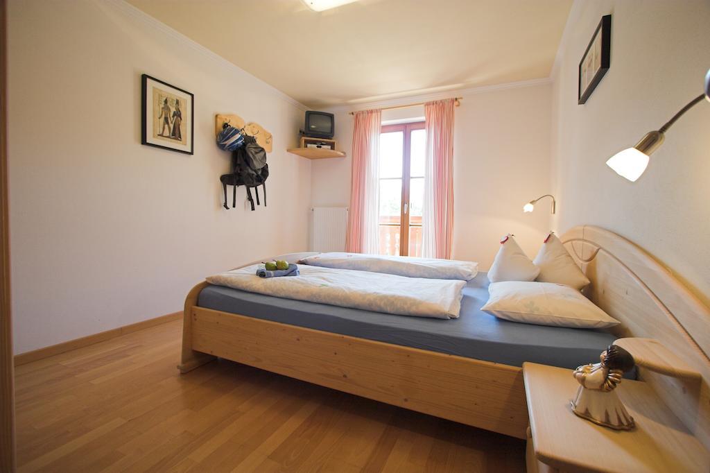 Apartments Dilln Guetl تيريس الغرفة الصورة