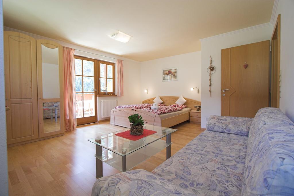 Apartments Dilln Guetl تيريس الغرفة الصورة