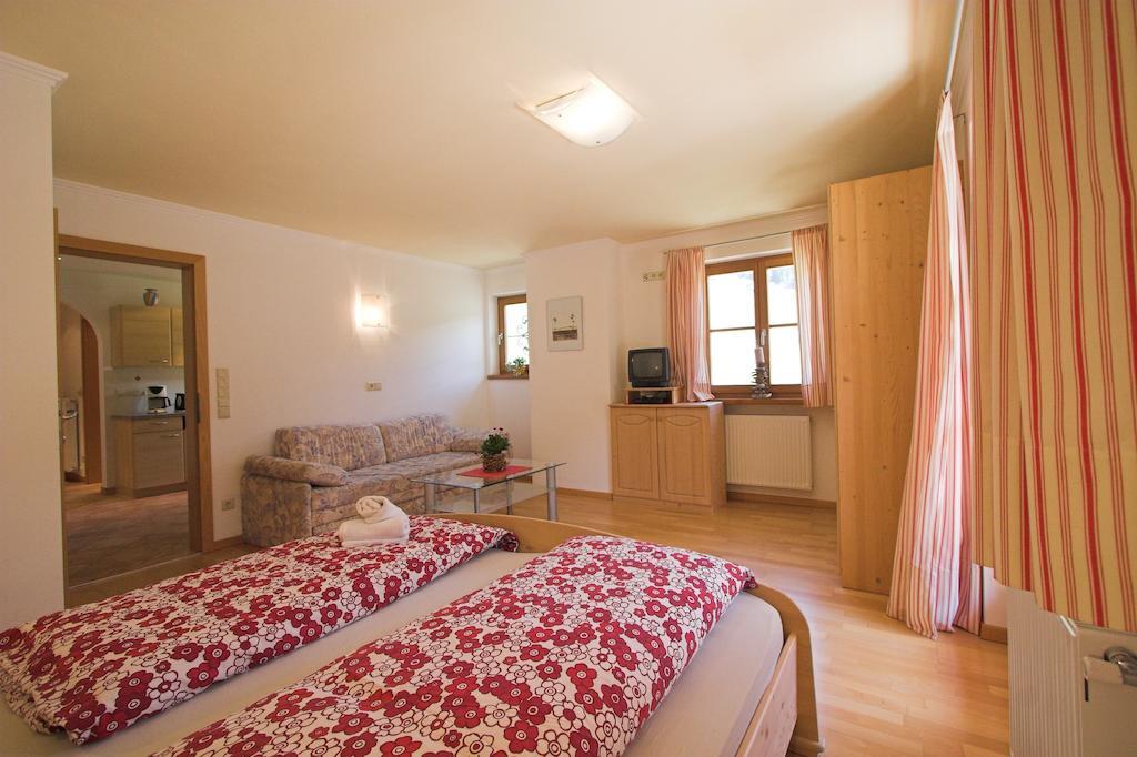 Apartments Dilln Guetl تيريس الغرفة الصورة